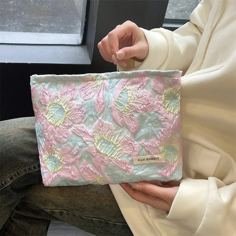 Vintage Relief Flower High-quality Makeup Bag for Women - BeautiMass