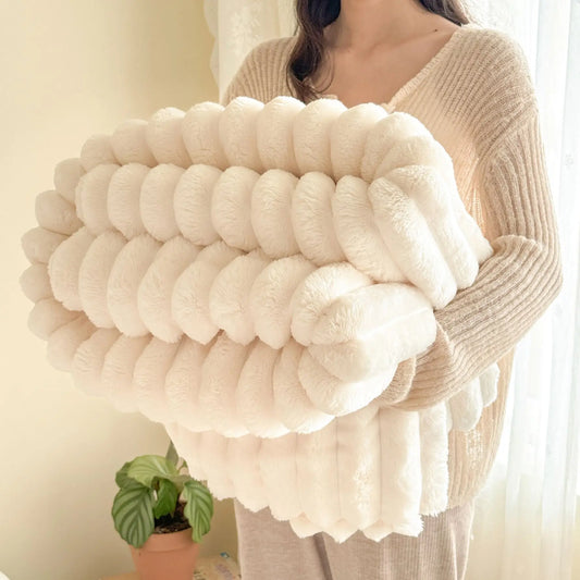 1 Piece of Super Soft Thickeneded Blanket with Wide Terms to Give You a Comfortable and Warm Sleep - BeautiMass