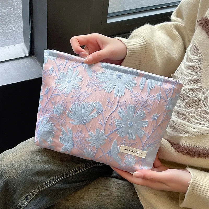 Vintage Relief Flower High-quality Makeup Bag for Women - BeautiMass